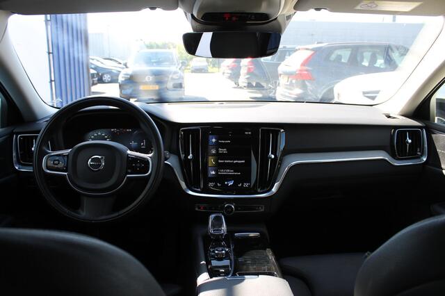 Volvo V60 T6 350PK Automaat Recharge AWD Inscription Long Range / Adaptieve Cruise Control / Verwarmbare voorruit / Harman Kardon Audio / Parkeersensoren met parkeercamera achter