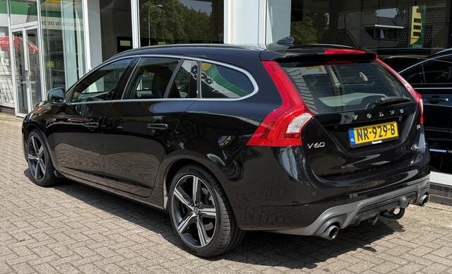 Volvo V60 1.5 T3 R-Design Aut. |Navi|Xenon|Trekhaak|