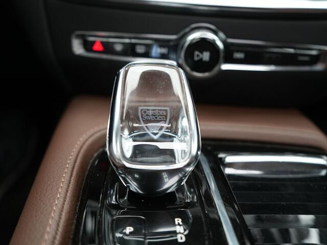 Volvo V60 T8 Twin Engine AWD Inscription Plug In Hybrid PHEV | Trekhaak af Fabriek | Panodak | Adaptive Cruise | Head Up | Lederen Sportstoelen Memory | 360 Camera | BLIS | Virtual |