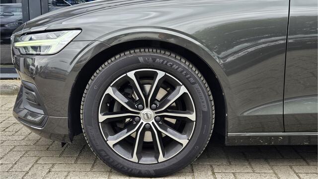 Volvo V60 2.0 D3 Momentum + HARMAN KARDON + ADAPT CRUISE + VOLLEER