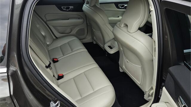 Volvo V60 2.0 D3 Momentum + HARMAN KARDON + ADAPT CRUISE + VOLLEER