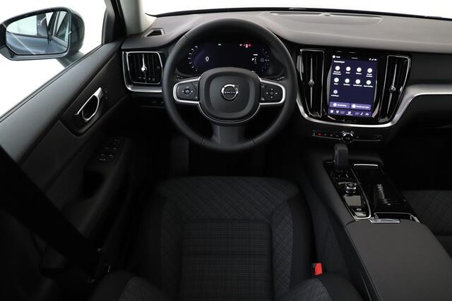 Volvo V60 T6 PLUG-IN HYBRID AWD ESSENTIAL EDITION -CLIMATE|19"|PARK-ASSIST