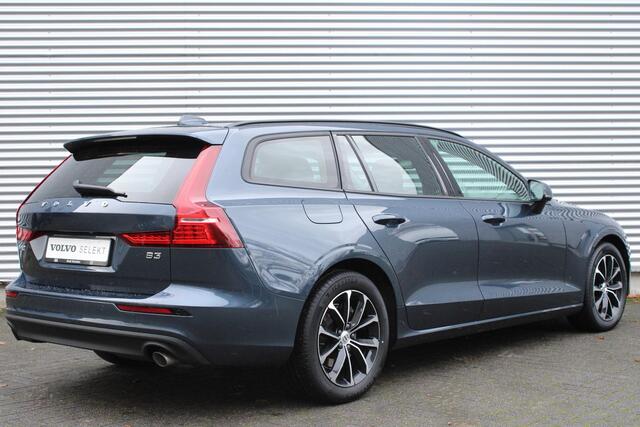 Volvo V60 B3 Mild Hybrid Momentum Advantage | Lederen Bekleding | Adaptieve Cruise Control Met Pilot Assist | Stuurverwarming | Stoelverwarming | Parkeersensoren Voor & Achter | Achteruitrijcamera | DAB+| Apple CarPlay/Android Auto | 17" Lichtmetalen Velgen | Conne