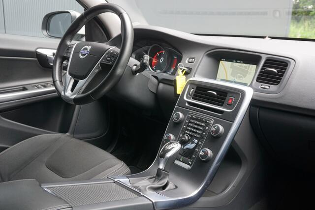 Volvo V60 2.0 D3 Kinetic | Cruise Control | Navigatie | 18'' LM | Airco | PDC |