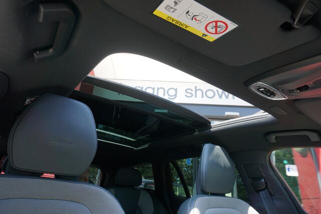 Volvo V60 2.0 T6 Twin Engine AWD R-Design | Panoramadak | HUD | ACC | B&W | 360° Camera | Winter Pakket |