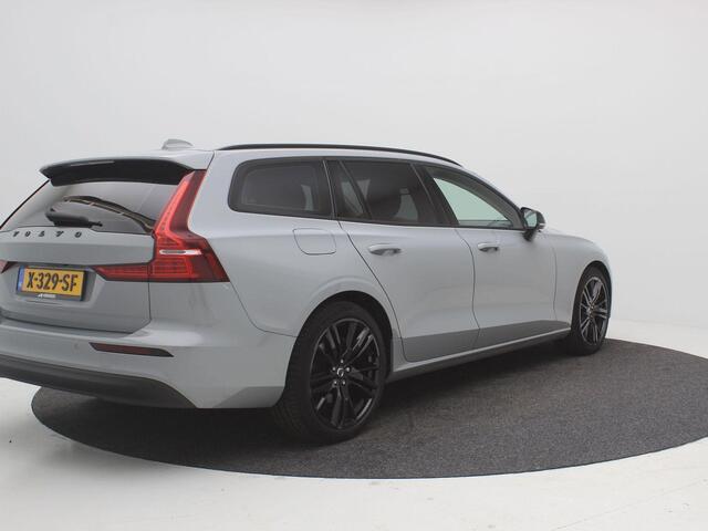 Volvo V60 2.0 B3 Essential Edition / Trekhaak Wegklapbaar / 1800KG Trekgewicht / NL Auto / Dealer onderhouden / 1ste Eigenaar / BTW Auto / Full Option /
