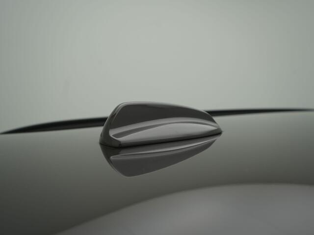 Volvo V60 2.0 B3 Core - RIJKLAARPRIJS - All seasonbanden - DAB+ - Achteruitrijcamera - Keyless Entry & GO - Stoel- en Stuurverwarming