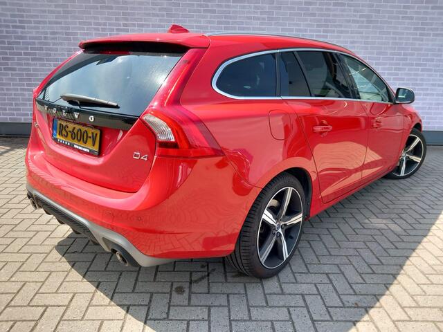 Volvo V60 2.0 D4 Business Sport | Schuif-/Kanteldak | Lederen bekleding | Dealeronderhouden | Cruise Control | Climate Control | Navigatie | Stoelverwarming
