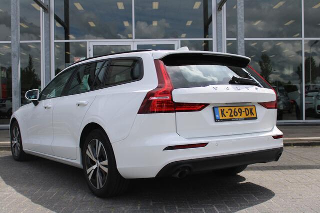Volvo V60 B3 Automaat Momentum Advantage | Cruise Control | AppleCarplay/Android Auto | PDC achter | 17" LMV