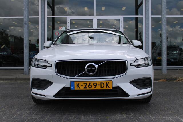 Volvo V60 B3 Automaat Momentum Advantage | Cruise Control | AppleCarplay/Android Auto | PDC achter | 17" LMV