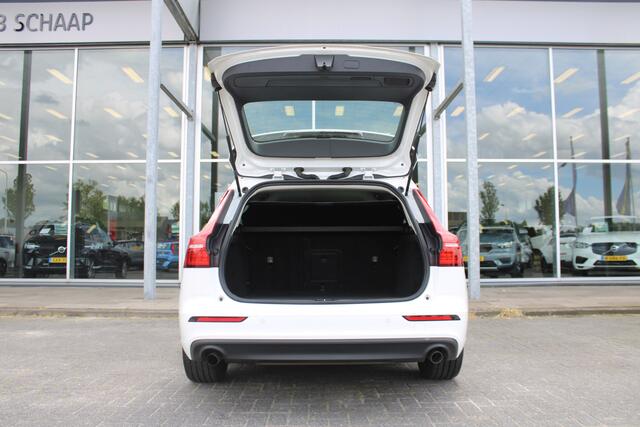 Volvo V60 B3 Automaat Momentum Advantage | Cruise Control | AppleCarplay/Android Auto | PDC achter | 17" LMV