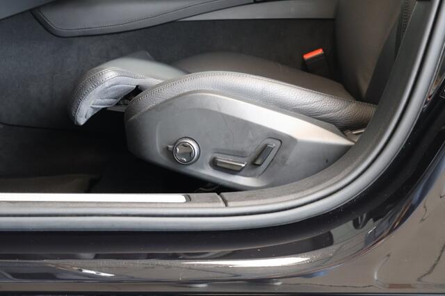 Volvo V60 2.0 T6 Plug-in hybrid AWD Inscription - Trekhaak - H/K