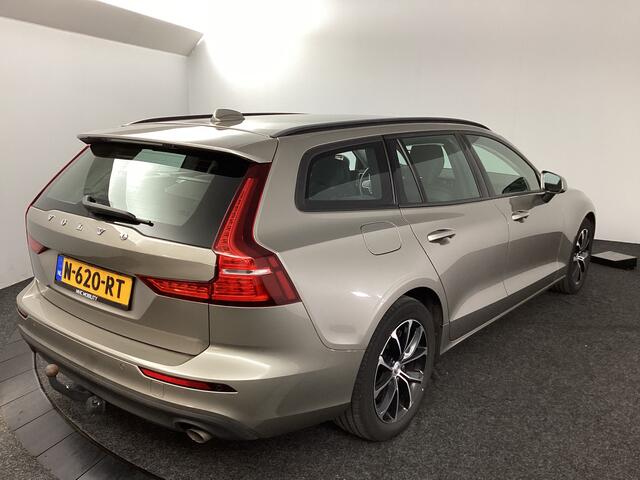Volvo V60 2.0 B3 Momentum Advantage | LEder | Navi | Trekhaak |