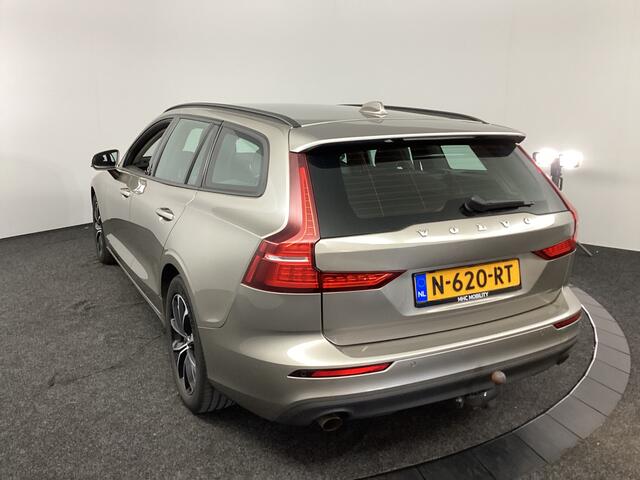 Volvo V60 2.0 B3 Momentum Advantage | LEder | Navi | Trekhaak |