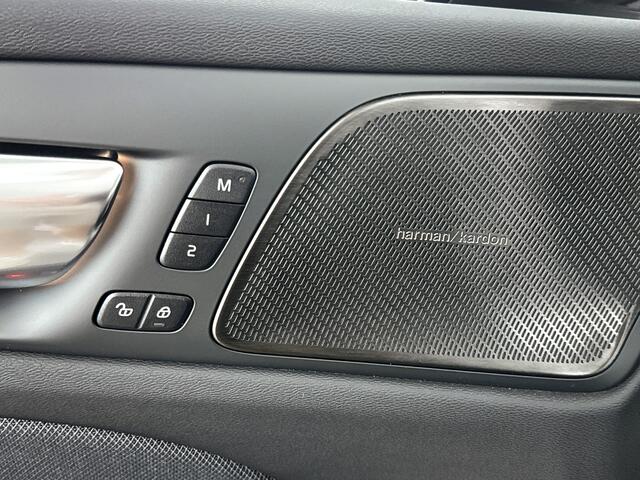 Volvo V60 T6 Aut. Plug-in hybrid AWD Plus Dark | Panoramadak | Harman Kardon | 360° camera | Trekhaak