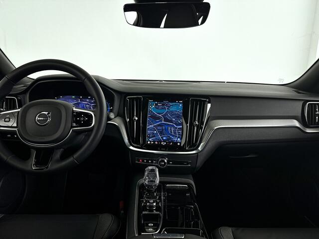 Volvo V60 T6 Aut. Plug-in hybrid AWD Plus Dark | Panoramadak | Harman Kardon | 360° camera | Trekhaak