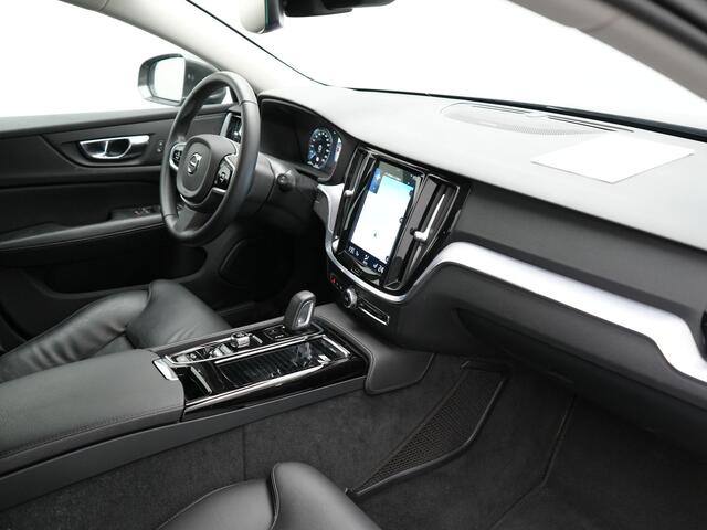 Volvo V60 T6 Twin Engine AWD Momentum Pro Plug In Hybrid 340pk Dealer O.H PHEV | Adaptive Cruise | Harman Kardon | Lederen Sportstoelen | Camera | Pilot Assist | Apple Carplay | Navigatie | Blis | Virtual | DAB