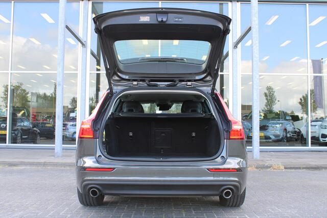 Volvo V60 B3 Automaat Business Pro | Trekhaak | Blis | PDC V+A | Adapt. Cruise | DAB | Keyless