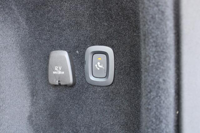 Volvo V60 B3 Automaat Business Pro | Trekhaak | Blis | PDC V+A | Adapt. Cruise | DAB | Keyless