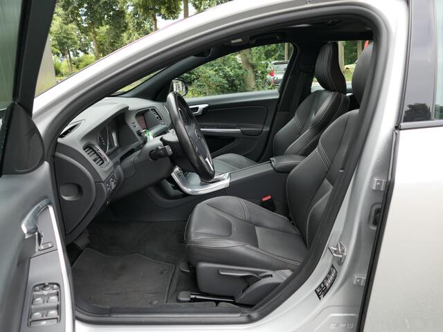 Volvo V60 T2 AUT Polar+ Dynamic 12 MND garantie Schuifdak / DAB+ / Sportleer / Trekhaak