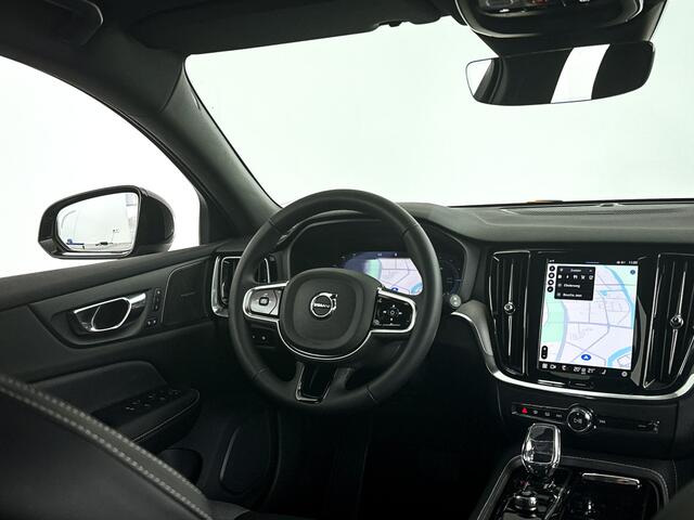 Volvo V60 T6 Aut. Plug-in hybrid AWD Plus Dark | Panoramadak | 360° camera | Harman Kardon | Trekhaak