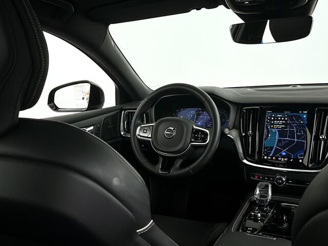 Volvo V60 T6 Aut. Plug-in hybrid AWD Plus Dark | Panoramadak | 360° camera | Harman Kardon | Trekhaak