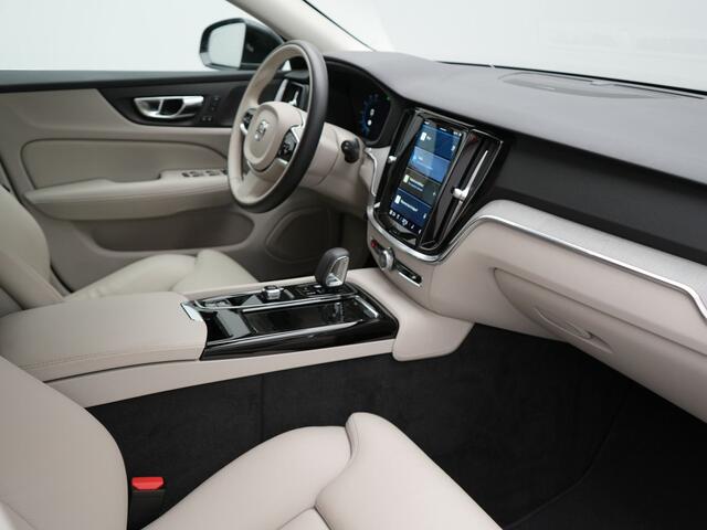 Volvo V60 T8 AWD Plus Bright Long Range Plug in In Hybrid 456pk Dealer O.H Adaptive Cruise | 360 Camera | Google assistant | Harman Kardon | Lederen Sportstoelen Memory & Verwarmd | Virtual | Google Maps | Navigatie | Pilot Assist | Apple Carplay | Keyless | DAB |