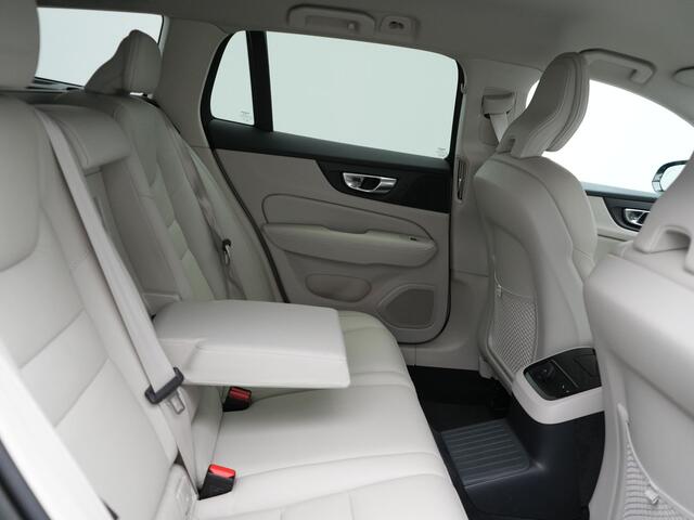 Volvo V60 T8 AWD Plus Bright Long Range Plug in In Hybrid 456pk Dealer O.H Adaptive Cruise | 360 Camera | Google assistant | Harman Kardon | Lederen Sportstoelen Memory & Verwarmd | Virtual | Google Maps | Navigatie | Pilot Assist | Apple Carplay | Keyless | DAB |