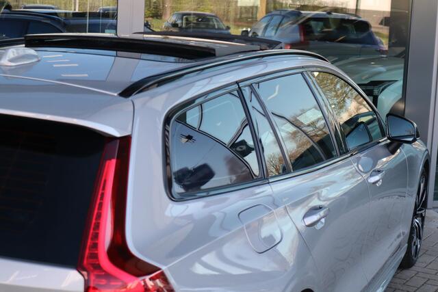 Volvo V60 2.0 T8 Plug-in hybrid AWD Ultimate Dark | Heico achterskirt/ uitlaattips| Black Edition| Polestar Engineered Optimisation | 20"| Exterieur styling kit| Harman Kardon Audio| Schuif-/ kanteldak| Head-up Display|