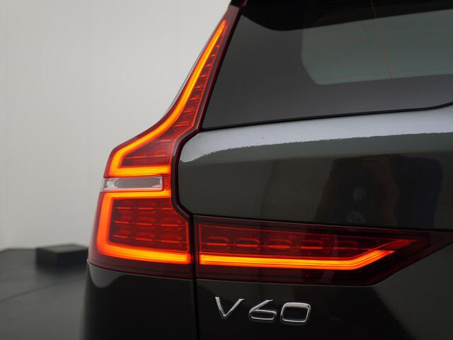 Volvo V60 2.0B3 AUT-7 177PK Inscription Leer MHEV Apple Carplay Android Auto Harman&Kardon Prem.Aurdio Camera Adap.Cruise Elek.Stoelen Stuur+Stoelverwarming Navi Ecc Cruise Control DAB+ PDC Lane Assist Road Sign Info Lmv 18" Led Elek. Achterklep Regen-Lichtsensor C