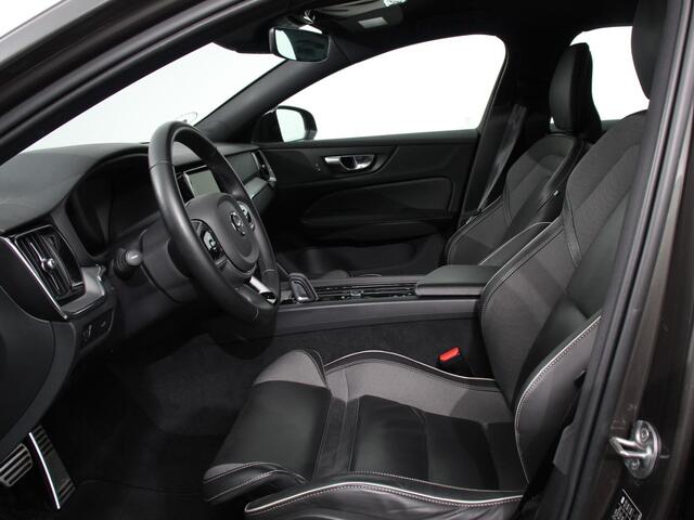 Volvo V60 2.0 B4 R-Design Navigatie Camera Climate Control Parkeer Sensoren Cruise Control Adaptive Verwarmde voorstoelen Lichtmetalen Velgen