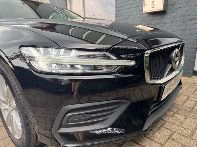 Volvo V60 2.0 D3 Momentum Pro + Camera + 1/2 leder + Navi - 2020 - 96 dkm Uniek!