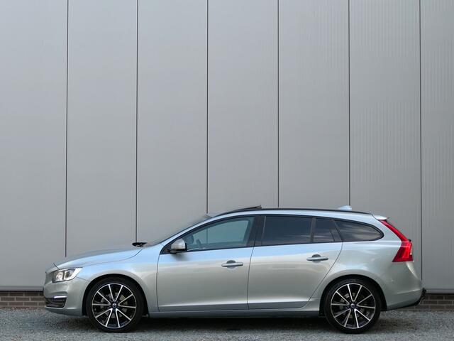 Volvo V60 2.0 T4 AUT Polar+ Dynamic 12 MND garantie / Schuifdak / Xenon / Trekhaak