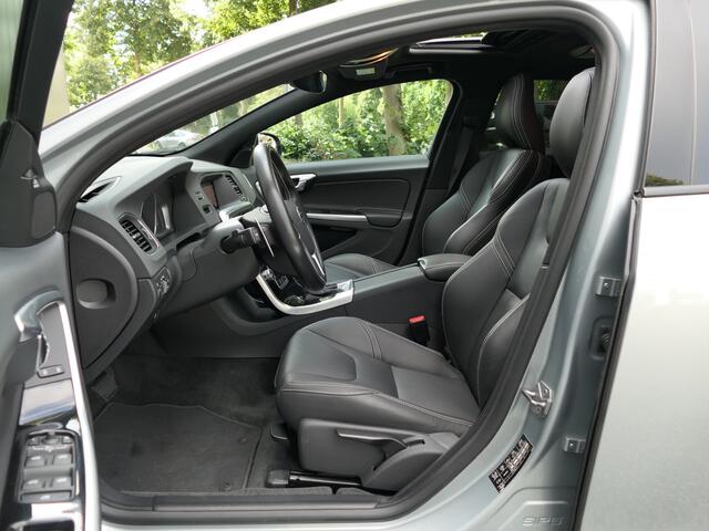Volvo V60 2.0 T4 AUT Polar+ Dynamic 12 MND garantie / Schuifdak / Xenon / Trekhaak