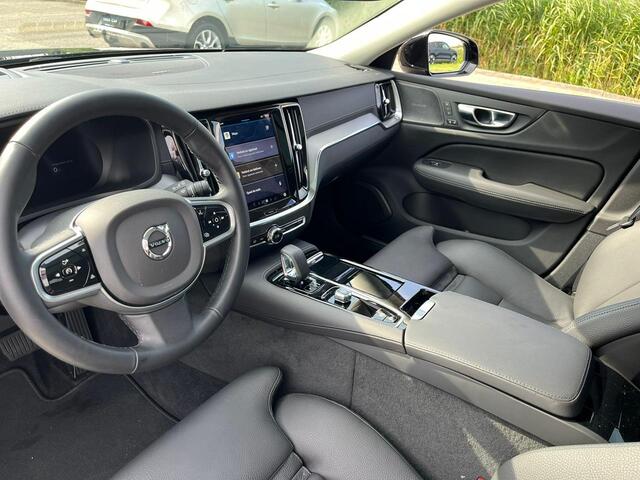 Volvo V60 2.0 T8 Plug-in hybrid AWD Ultra Dark