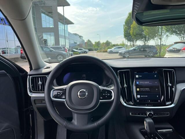 Volvo V60 2.0 T8 Plug-in hybrid AWD Ultra Dark