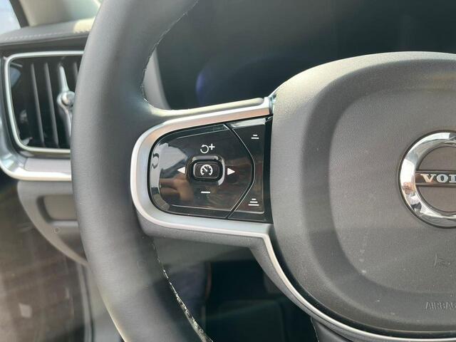 Volvo V60 2.0 T8 Plug-in hybrid AWD Ultra Dark