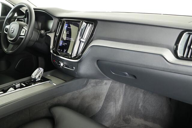 Volvo V60 2.0 B6 AWD Inscription / Opendak / Pilot assist / HK / CarPlay