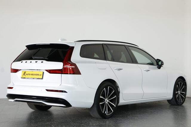 Volvo V60 2.0 T6 Plug-in hybrid AWD Plus Dark / LED / Leder / Cam / CarPlay / Google