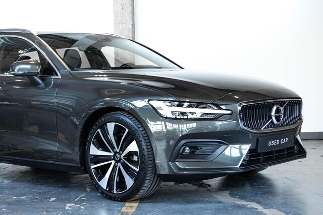 Volvo V60 Automaat Momentum Pro | 19'' Lichtmetalen velgen | Dealer onderhouden | Parkeersensoren voor + achter | Parkeercamera | Navigatie