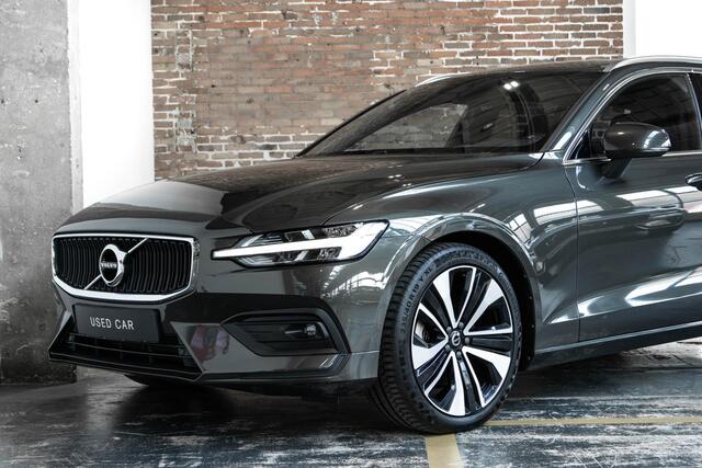 Volvo V60 Automaat Momentum Pro | 19'' Lichtmetalen velgen | Dealer onderhouden | Parkeersensoren voor + achter | Parkeercamera | Navigatie