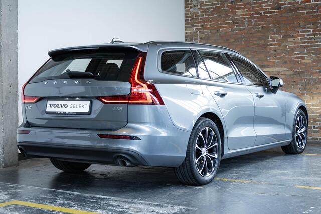 Volvo V60 B3 Automaat Momentum Advantage | Dealer onderhouden | Parkeersensoren voor + achter | Parkeercamera | 17'' Lichtmetalen velgen | Stoel + stuurwielverwarming | Navigatie | Trekhaak