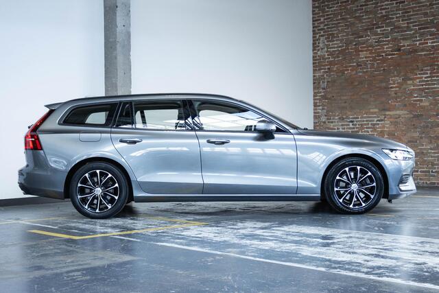 Volvo V60 B3 Automaat Momentum Advantage | Dealer onderhouden | Parkeersensoren voor + achter | Parkeercamera | 17'' Lichtmetalen velgen | Stoel + stuurwielverwarming | Navigatie | Trekhaak