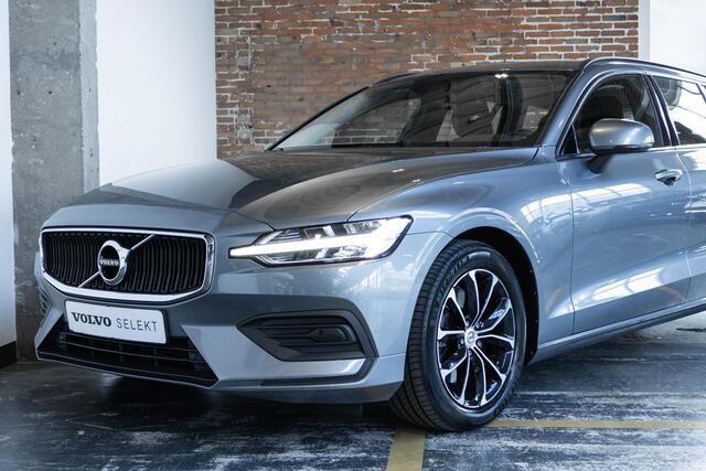 Volvo V60 B3 Automaat Momentum Advantage | Dealer onderhouden | Parkeersensoren voor + achter | Parkeercamera | 17'' Lichtmetalen velgen | Stoel + stuurwielverwarming | Navigatie | Trekhaak