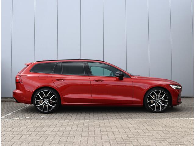 Volvo V60 2.0 B3 R-Design | 20" Polestar | Black optiek | Panoramadak | H&K | Trekhaak