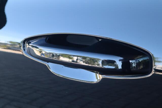 Volvo V60 2.0 T6 Plug-in hybrid AWD Plus Dark | Schuif/kanteldak | 360-camera | Voorruitverwarming |