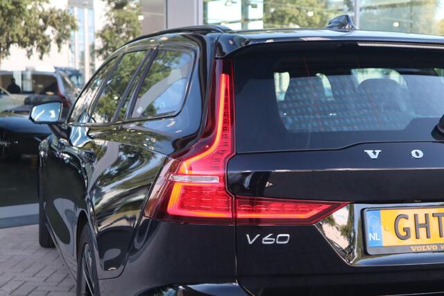 Volvo V60 2.0 T6 Plug-in hybrid AWD Plus Dark | Schuif/kanteldak | 360-camera | Voorruitverwarming |