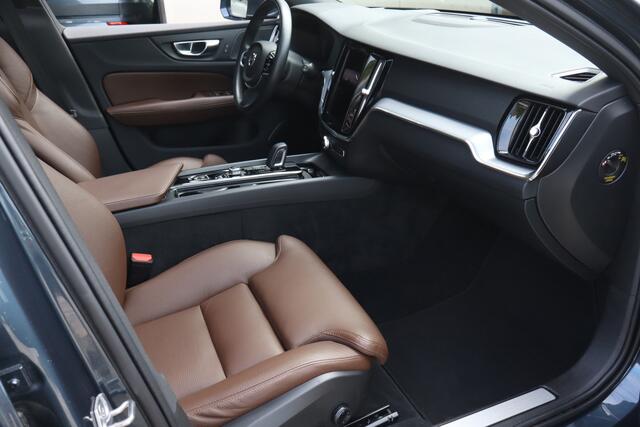 Volvo V60 2.0 B4 Business Pro NL-Auto!! Harm-Kardon I Pano I Elek.Trekhaak!!