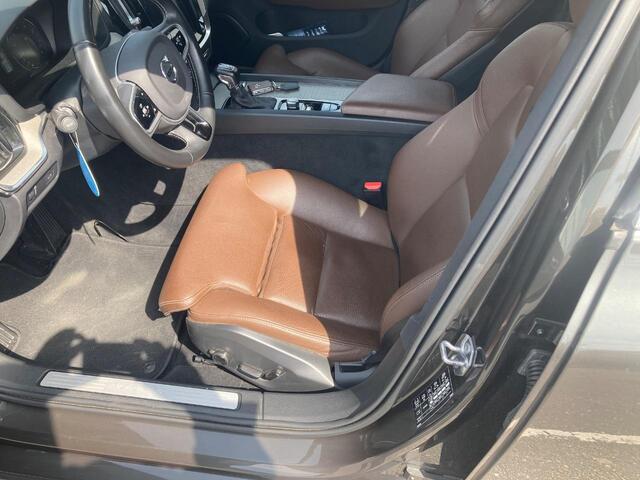 Volvo V60 2.0 T5 Inscription | BLIS | Harman/Kardon | 360º camera | DAB | Memory | Stoelverwarming | Parkeersensoren V+A | Extra getint glas | Verwarmbare voorruit |