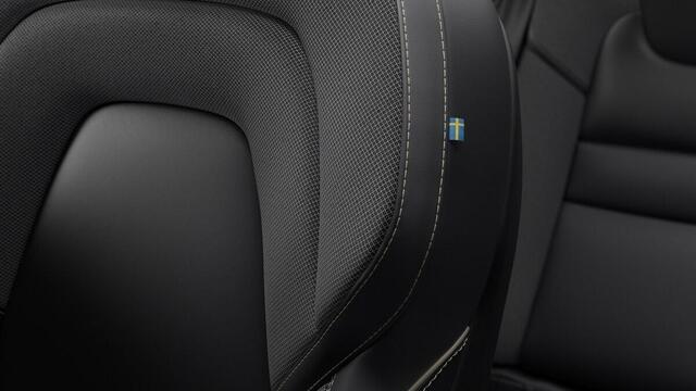 Volvo V60 2.0 T6 Plug-in hybrid AWD Plus Dark | Verwacht Sept. 2025 | Head-Up Display | Schuif/Kantel Panoramadak | Harman Kardon Premium Audio | Nappa Lederen Contourstoelen | 360º Camera |
